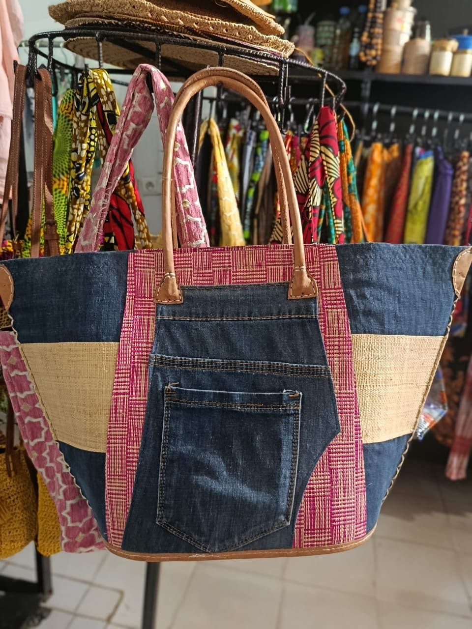 Sac raffia patché avec jean
