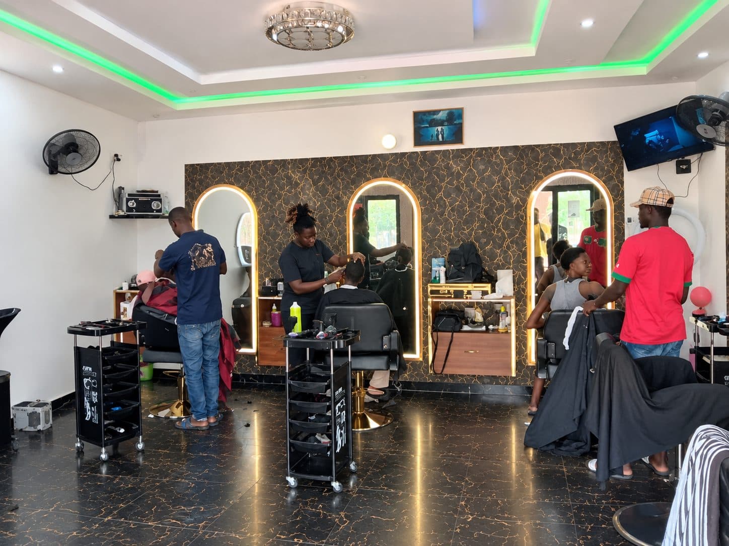 Watt coiffure